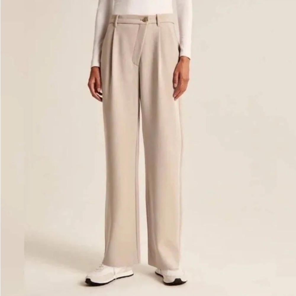 Abercrombie & Fitch Wide Leg Trousers in Light Beige